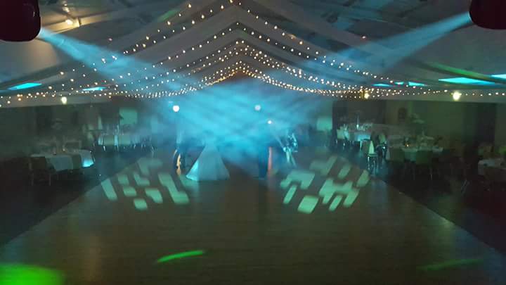 Décoration mariage salle des fêtes ROESCHWOOG
