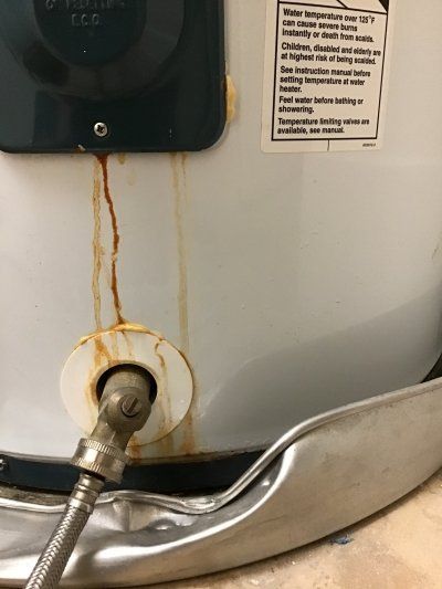 Bruce's Plumbing - Signs of a leaking water heater.