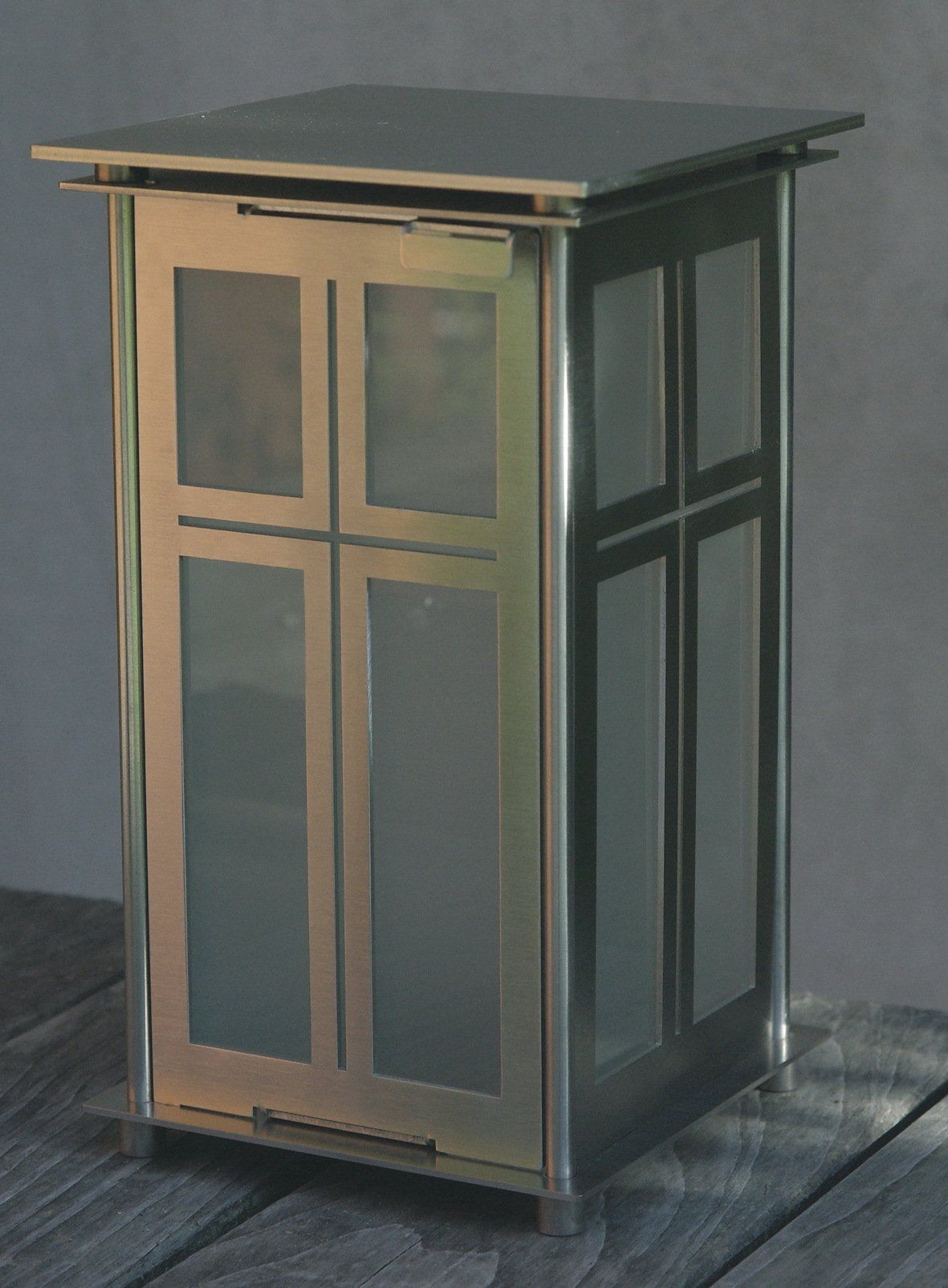 Grabschmuck und Grableuchten aus Edelstahl