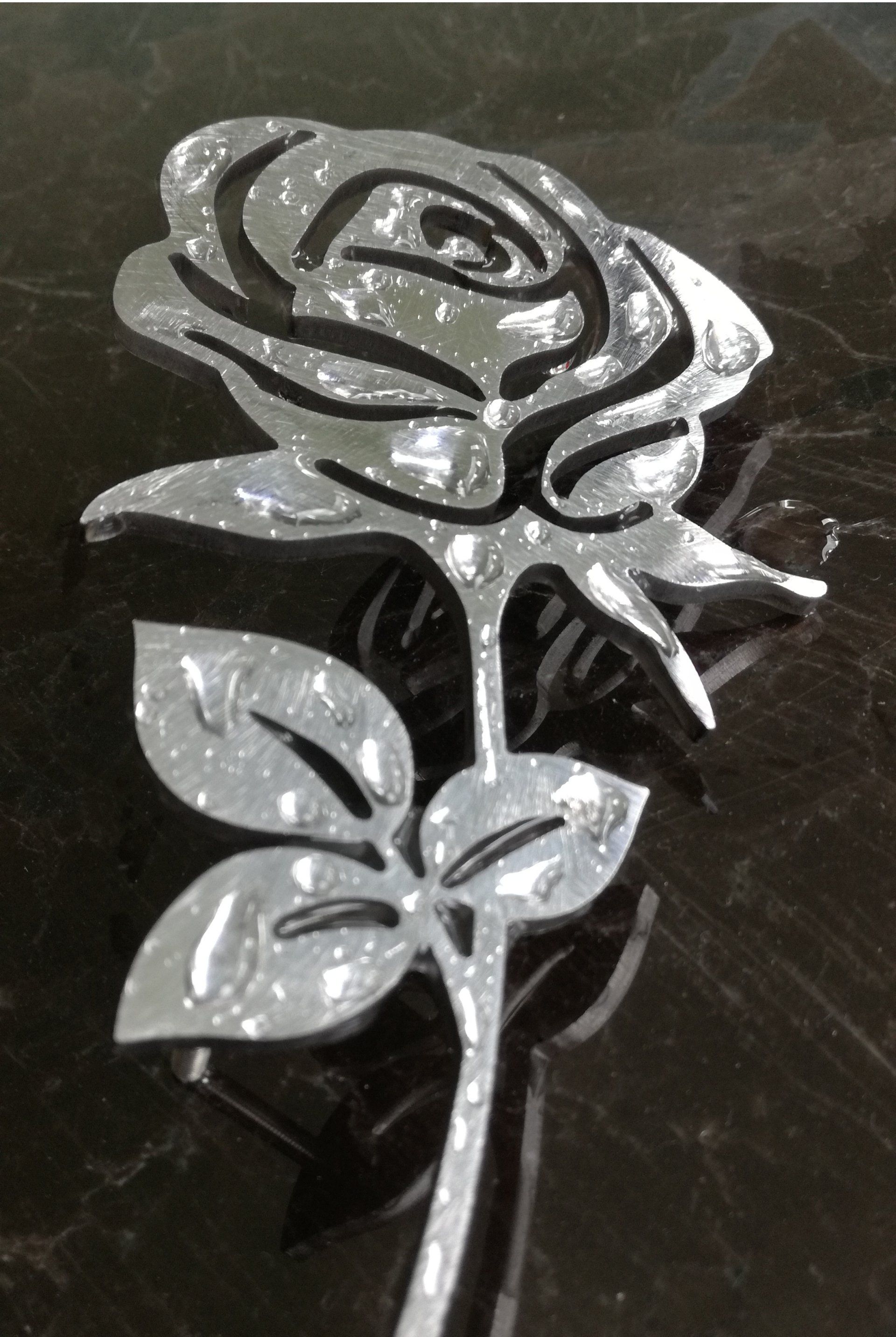 individueller Grabschmuck aus Edelstahl