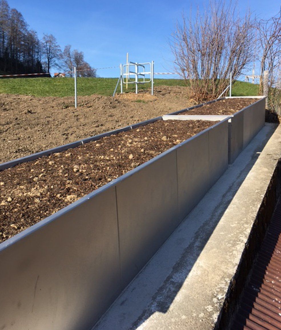 TERENO, Hochbeet aus Stahl, Metall Hochbeet, modulares Hochbeet zur Terrassenbegrenzung