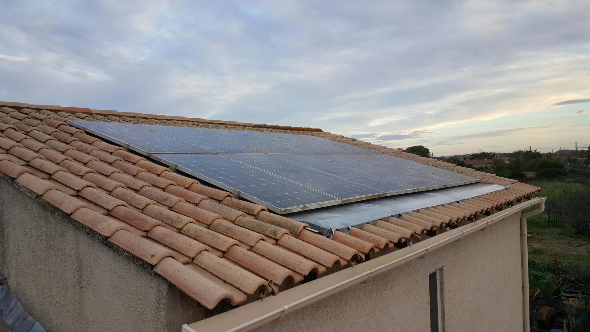Etanchéité parfaite des panneaux solaires photovoltaïques à Istres