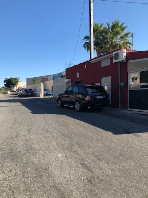 Arrivée sur les lieux de l'intervention par nos artisans serruriers.