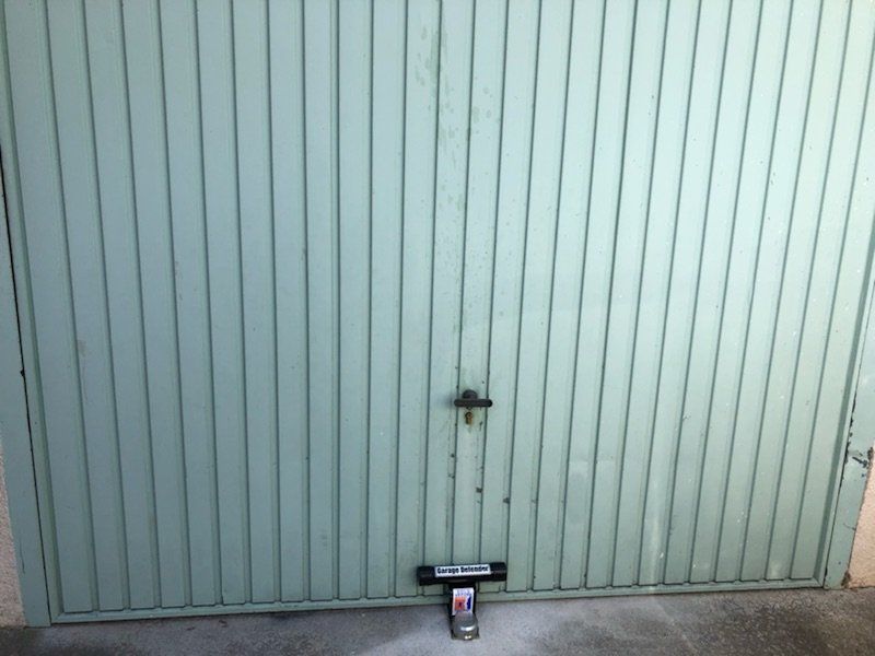 De loin, le Defender est assez discret et de petite taille. La pose est enfin terminée.