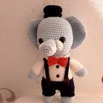 Elephant bleu au crocher