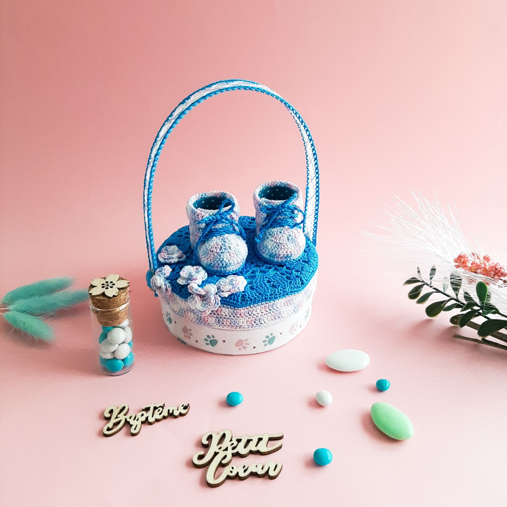 Boite cadeau petit trésor, cadeau de naissance, cadeau anniversaire 1 an, premier anniversaire, cadeau invité d'honneur pour un baptême, couleur bleu, chaussure miniature, boite gourmandises, cadeau baptême