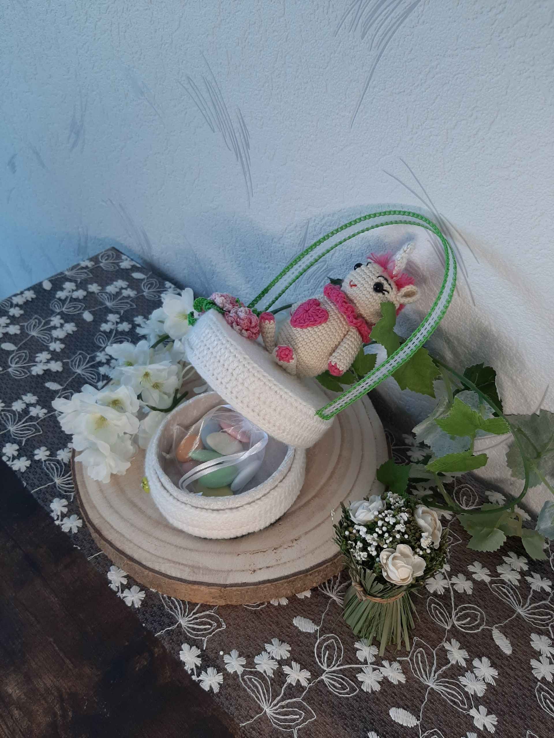 Licorne rose et sa boite baptême