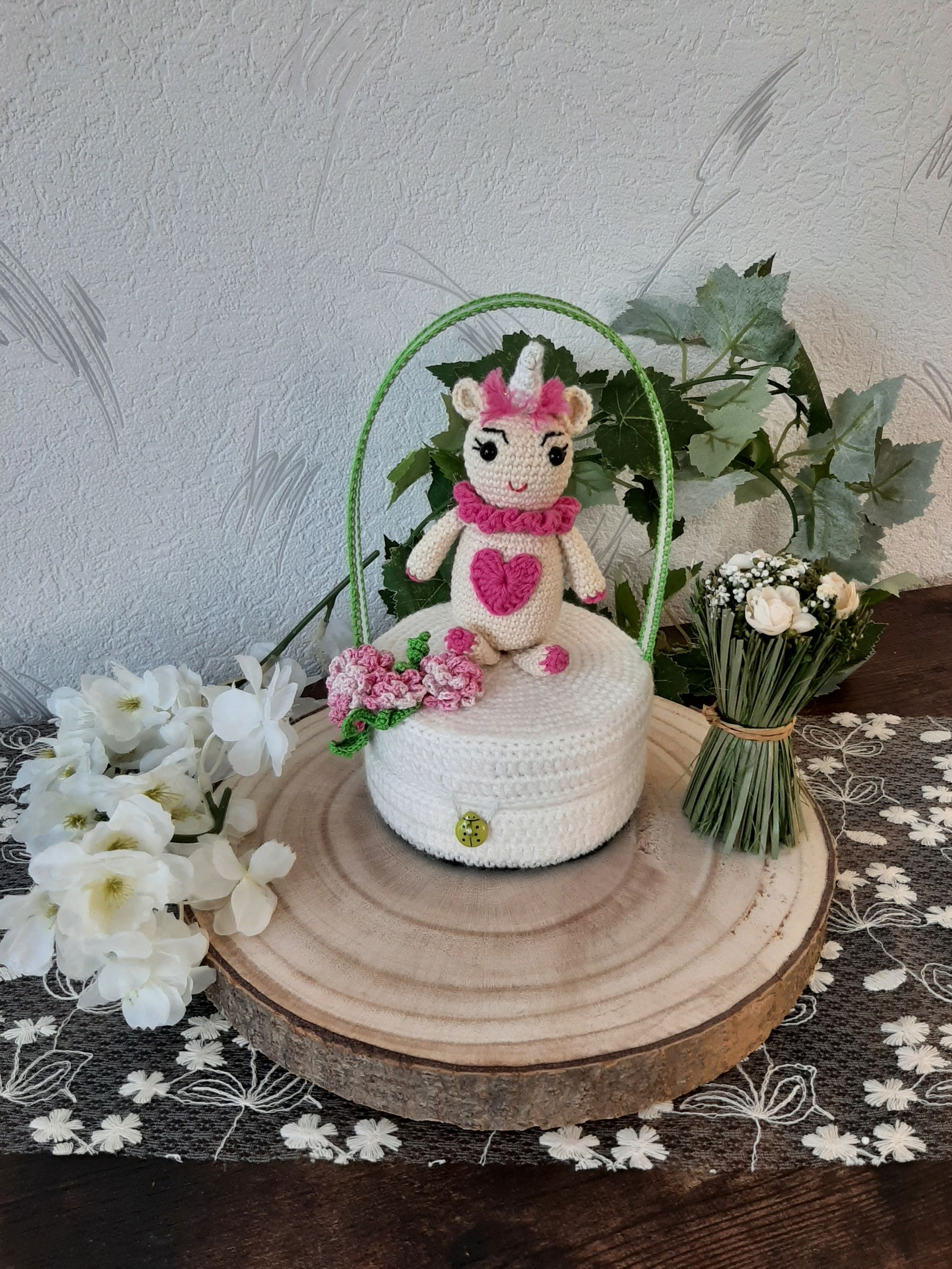 Licorne rose pour baptême, cadeau naissance rose fait main, Licorne ose à offrir, idée cadeau licorne pour marraine, idée cadeau licorne pour parrain, cadeau de naissance licorne rose, décoration chambre enfant, boite souvenir à offrir pour une naissance