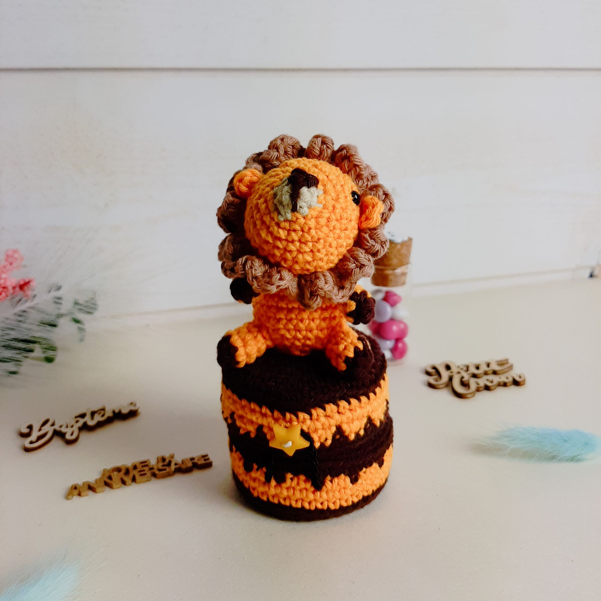 Boite lion pour anniversaire, boite à dragées garçon, idée cadeau pour anniversaire, idée cadeau pour baptême,