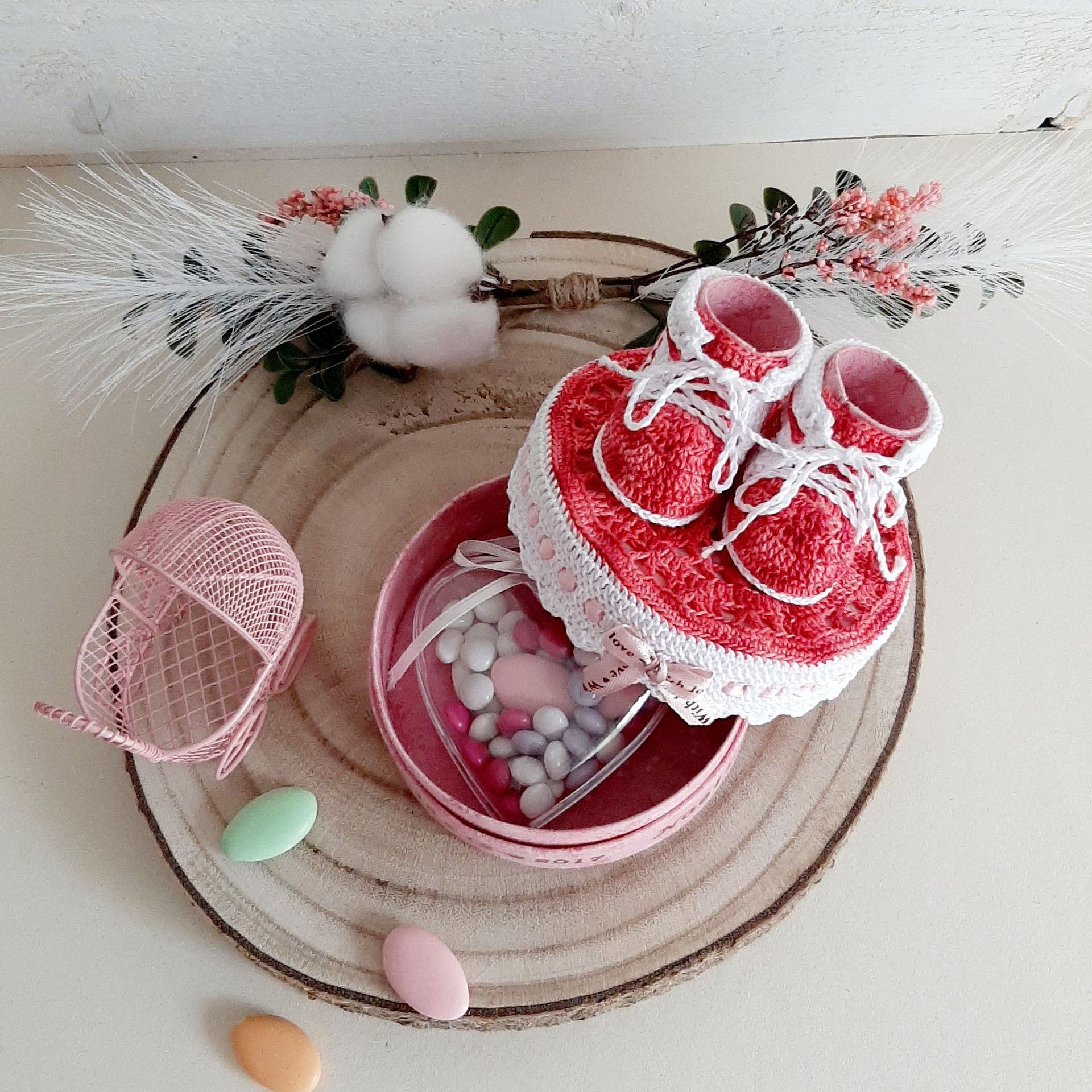 Boîte et chausson rose à garnChausson rose et boîte cadeau naissance fille, Idée cadeau parrain ou marraine, , cadeau baptême fille, cadeau anniversaire 1 an, Boite personnalisée avec prénom et date