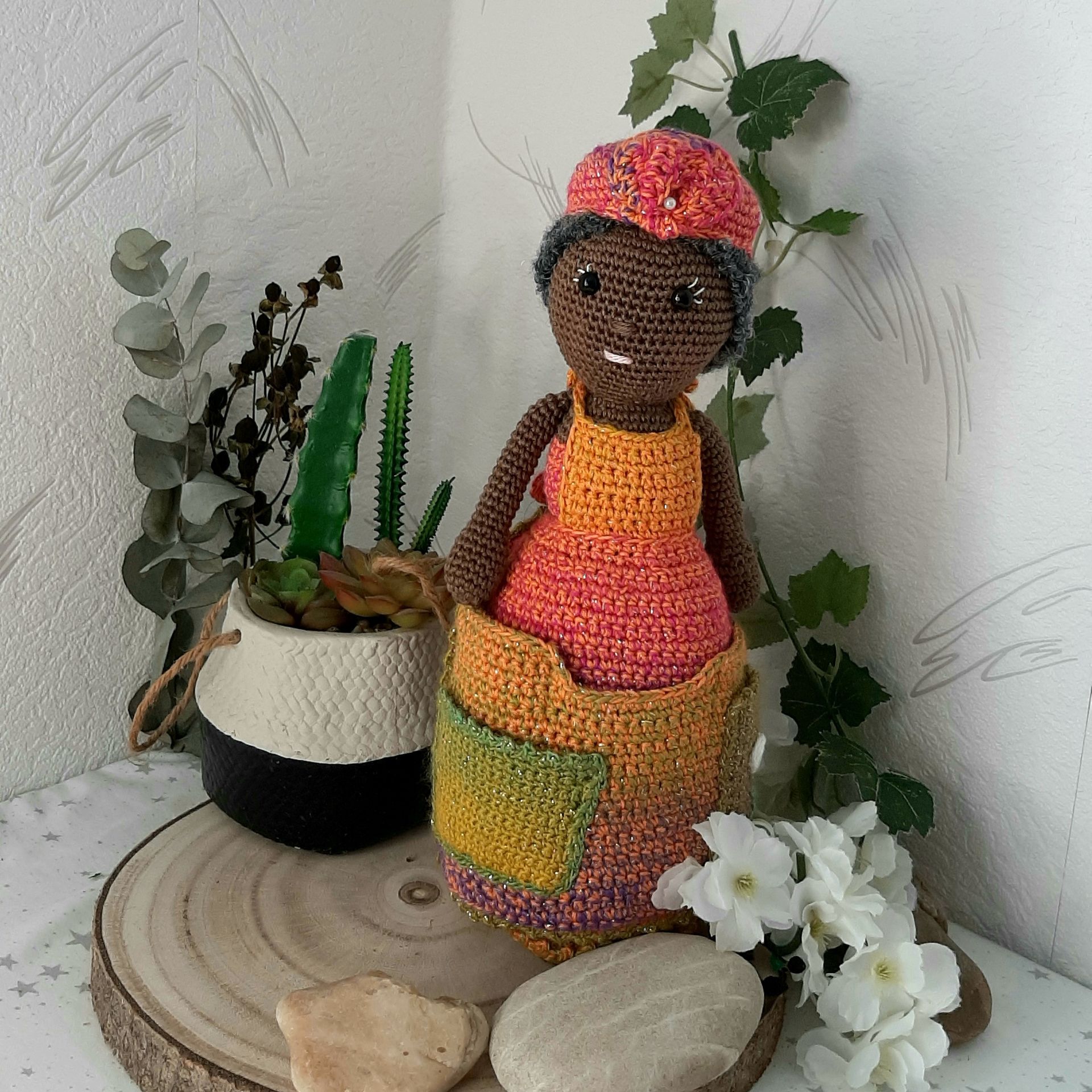 Mya la mamie créole Poupée antillaise assistante au crochet