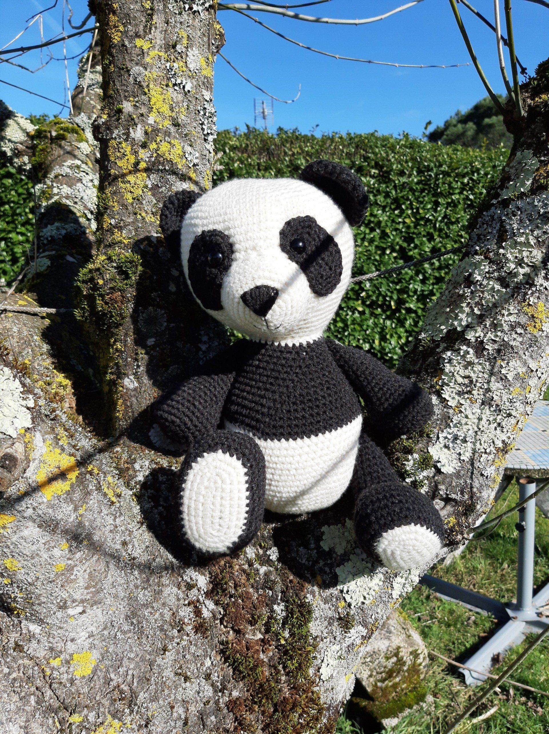 Doudou panda noir et blanc, idée cadeau naissance panda, trouver un panda pour offir à la naissance, offrir une création originale pour un bapteme