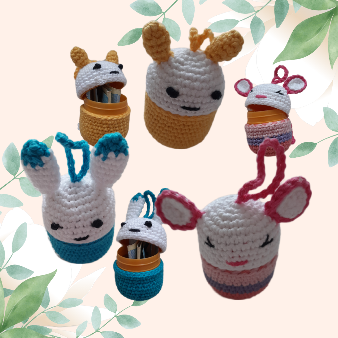 Objet recyclé, panier miniature, boite rangement au crochet, vide poche pour petit objet, panier de poupée, support pour poupée au crochet, recyclage oeuf kinder