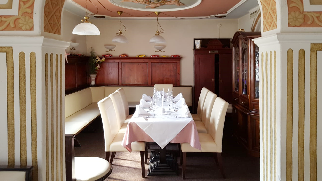 Ihre Festtags-Tafel - Im Restaurant L'Incontro in Schwaig