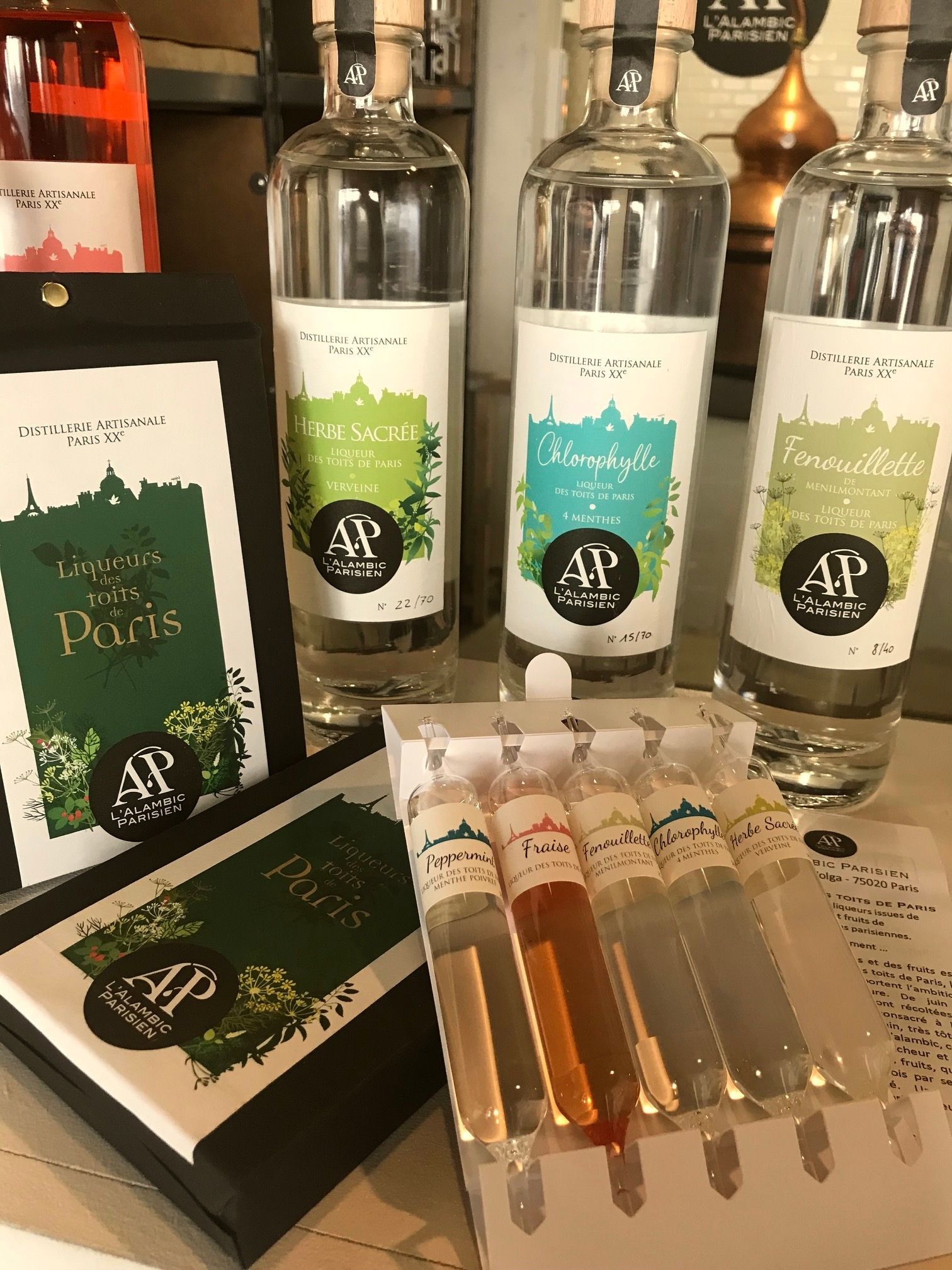 LIQUEURS DES TOITS DE PARIS - coffret dégustation de 5 ampoules de 20 ml (disponible prochainement)