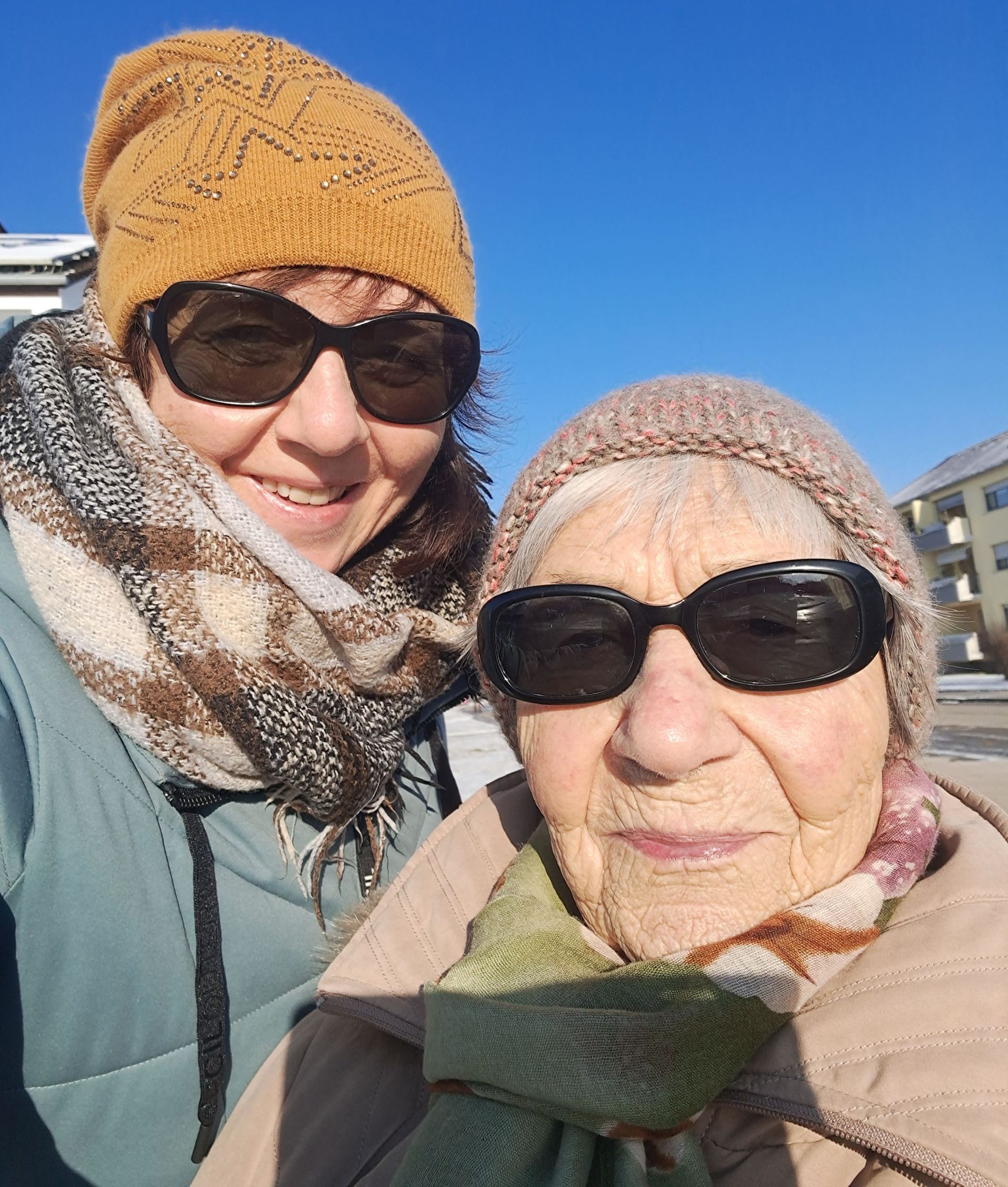 Bild Sabrina Wüst Mitarbeiterin der Sozialstation Bobingen bei der Feier zum Projektabschluss ihres Digitalisierungsprojektes