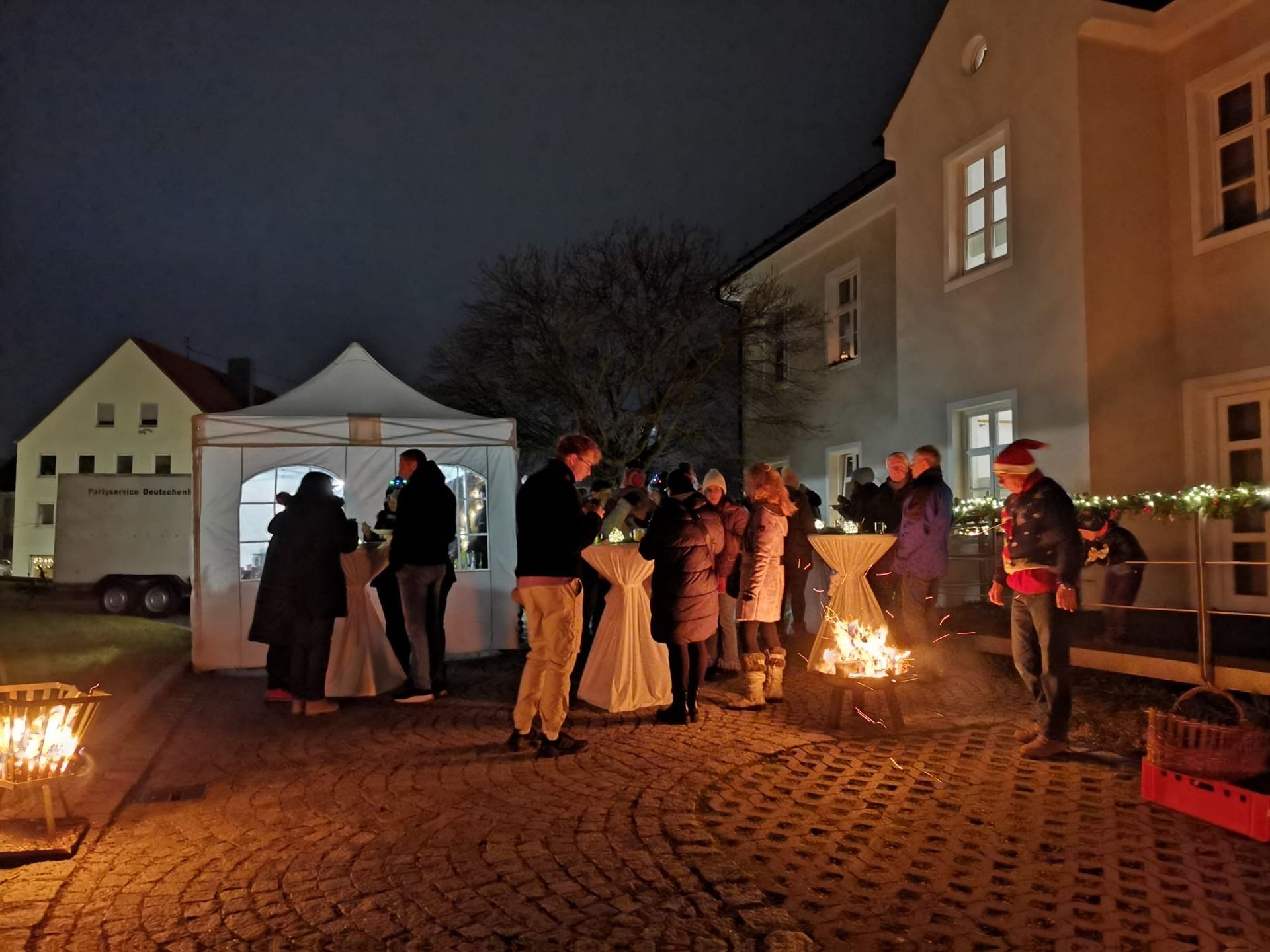 Bild von der stimmungsvollen Weihnachtsfeier der Sozialstation Bobingen