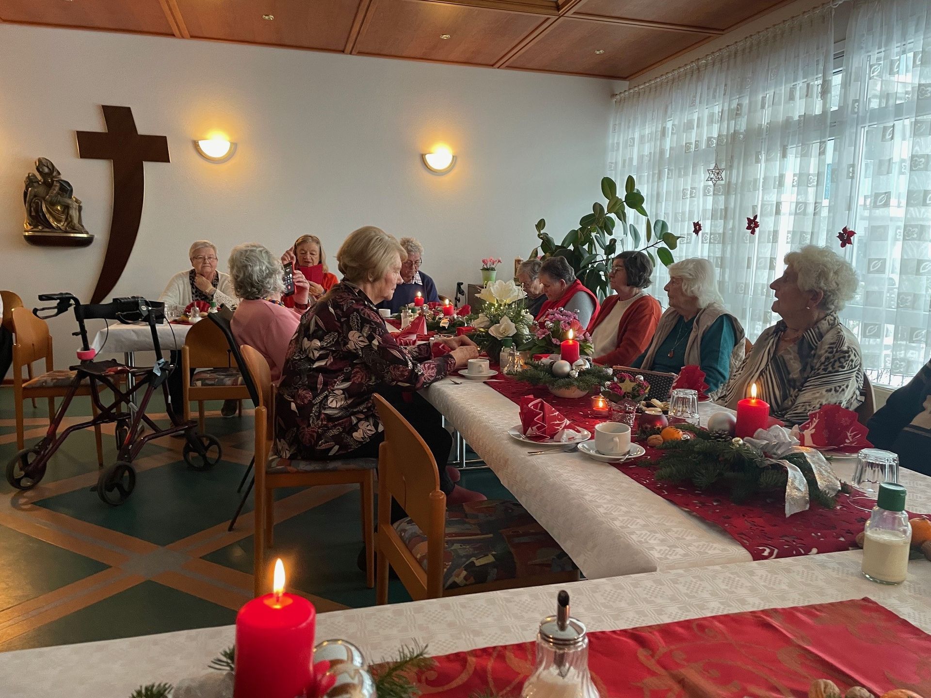 Bild von der Adventsfeier 2023 im Betreuten Wohnen Adolph-Kolping-Straße in Bobingen