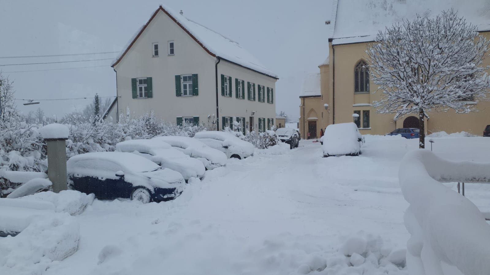 Bild Auszeichnung Sabrina Wüst der Sozialstation Bobingen für 25 jahre Ehrenamt im BRK Augsburg Land