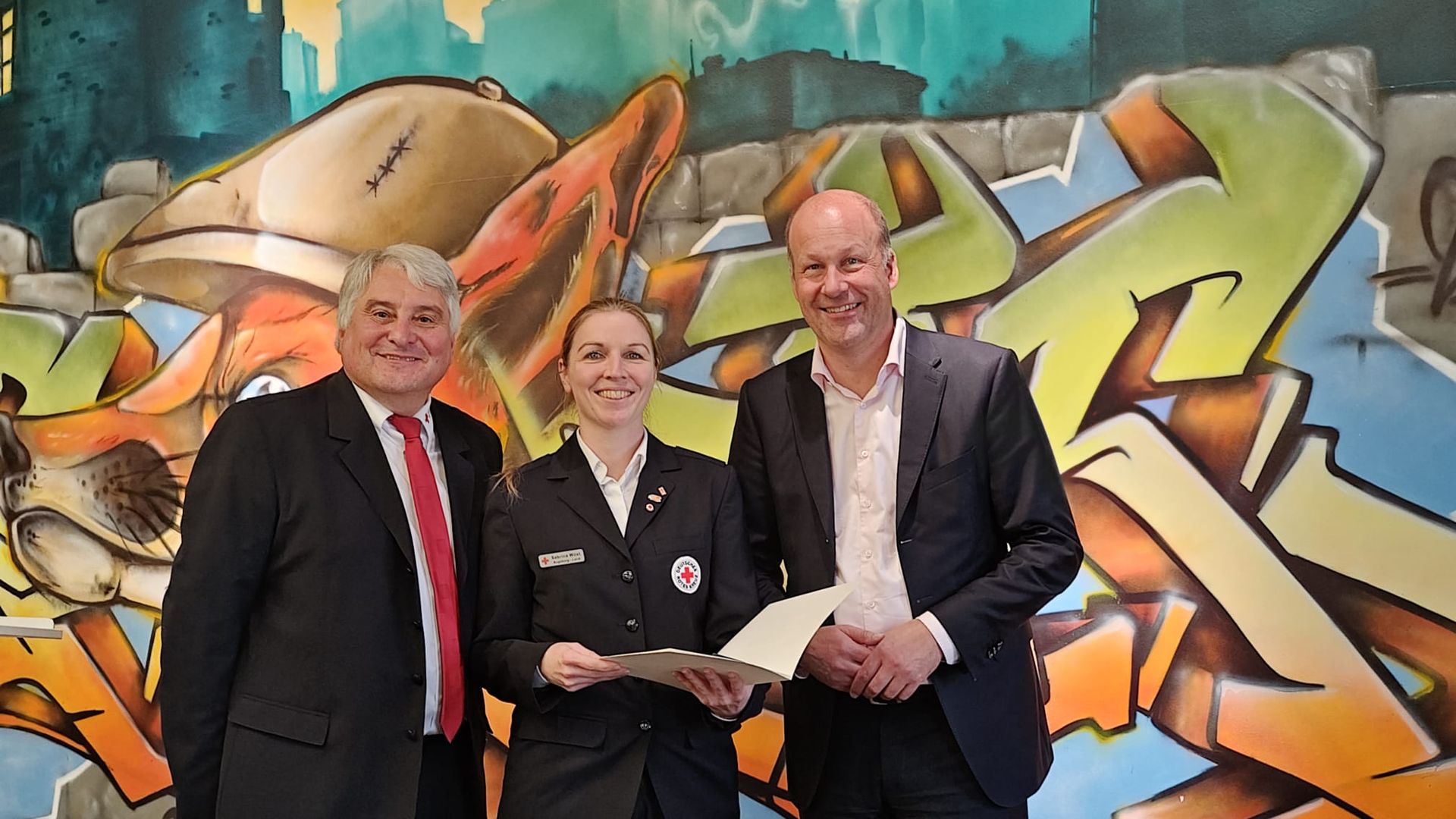 Bild Auszeichnung Sabrina Wüst der Sozialstation Bobingen für 25 jahre Ehrenamt im BRK Augsburg Land