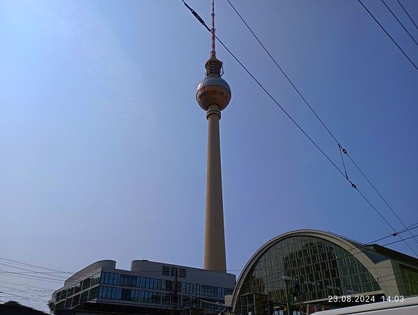 Der Fernsehturm Berlin am Alexanderplatz