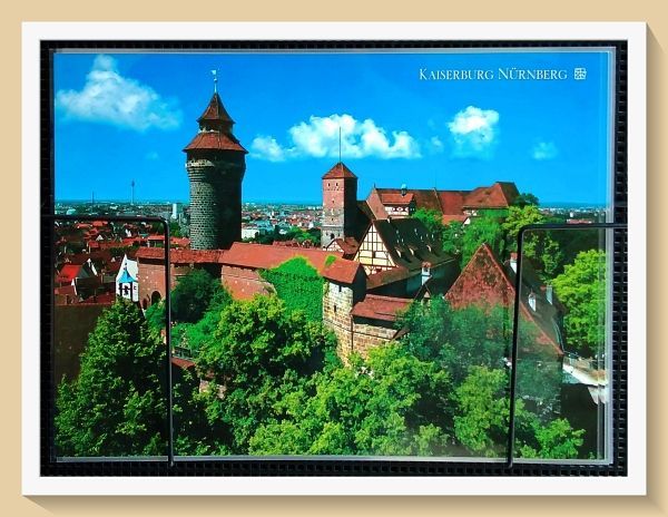 Eine Postkarte mit der Burg von Nürnberg Eine Postkarte mit der Burg von Nürnberg