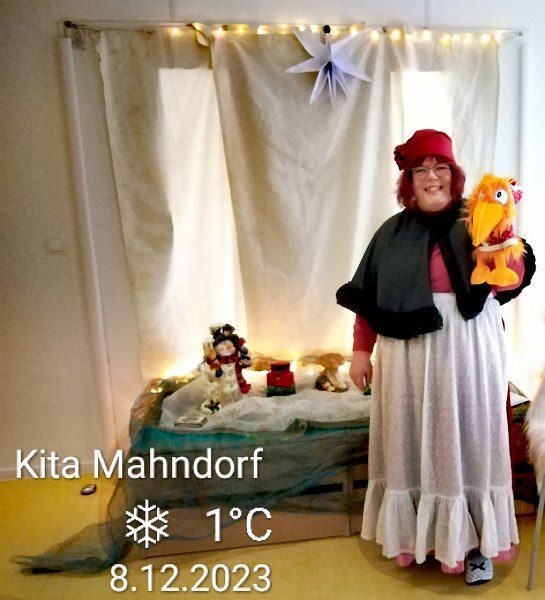 Märchenauftritt im Kindergarten oranger Rabe Krax von Feuerfeder, ein Schneemann
