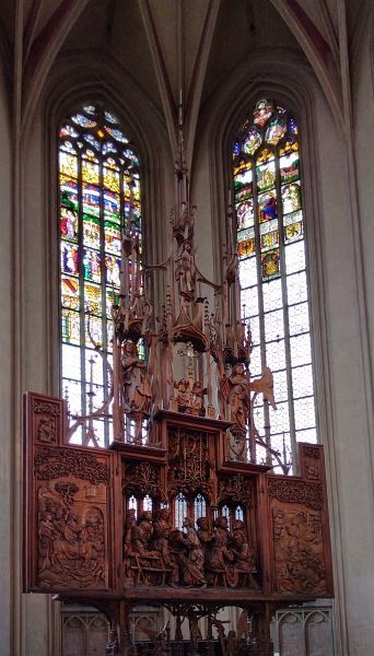 Der Altar mit Schnitzerei, Foto © Britta Ogasahara Foto: der große Altar geschnitzt von Tilmann Riemenschneider, Foto © Britta Ogasahara