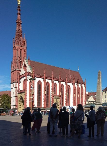 Marienkapelle Foto: Tilmann Riemenschneider, an der Marienkapelle finden sich zahlreiche Figuren; Foto ©Britta Ogasahara