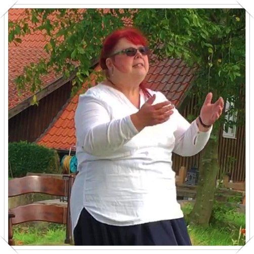 Selfie am Mühlteich bei der Wassermühle Bruchmühlen; Foto ©Britta Ogasahara