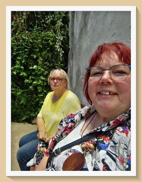 Selfie von Birgit und mir, Foto ©Britta Ogasahara Foto: Selfie von Birgit und mir; Foto ©Britta Ogasahara