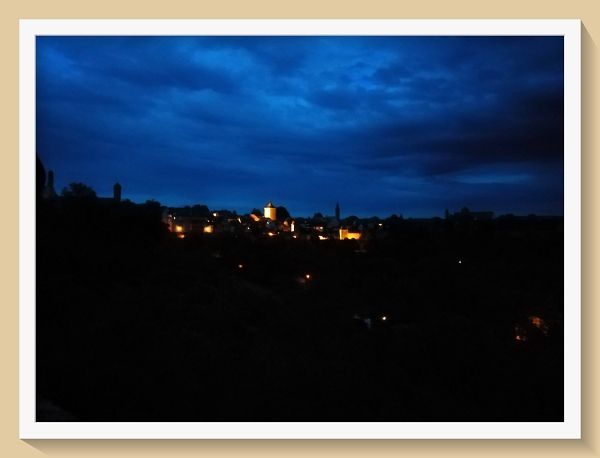Abends in Rotenburg ob der Tauber, Foto ©Britta Ogasahara Foto: Stadtgarten Blick über Rotenburg ob der Tauber bei Nacht; Foto ©Britta Ogasahara