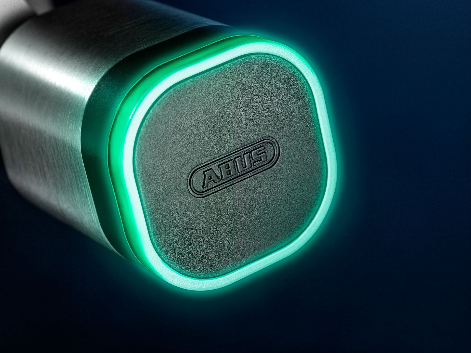 Schlegel Sicherheitstechnik in Bremen berät ein Unternehmen bei der Auswahl einer Online Zutrittskontrolle.