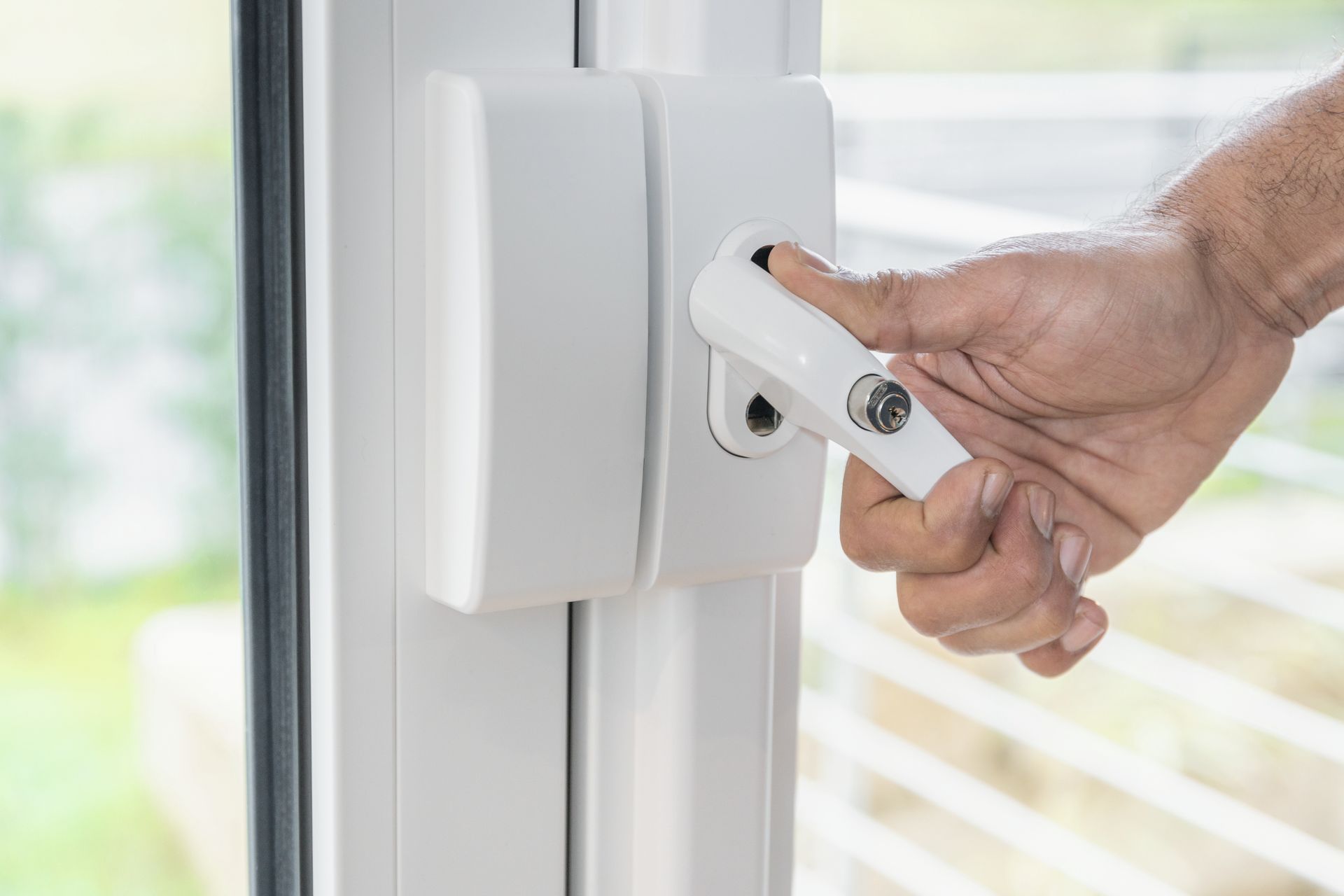 Installation von Fenstersicherungendurch Schlegel Sicherheitstechnik in Bremen.