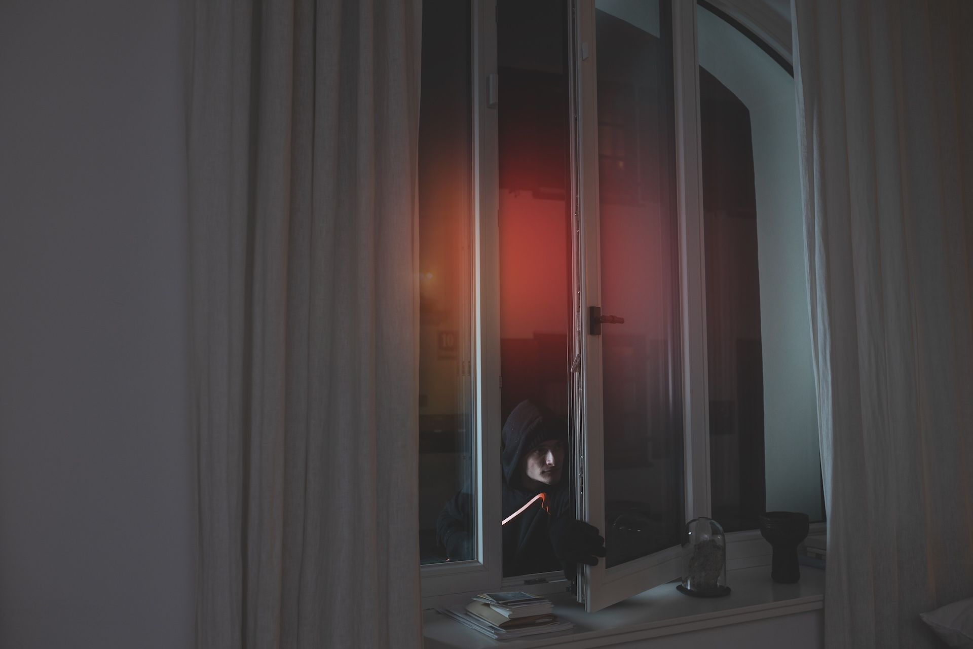 Einbruchhemmende Tür mit Sicherheitsbeschlag – Schutz für Zuhause.