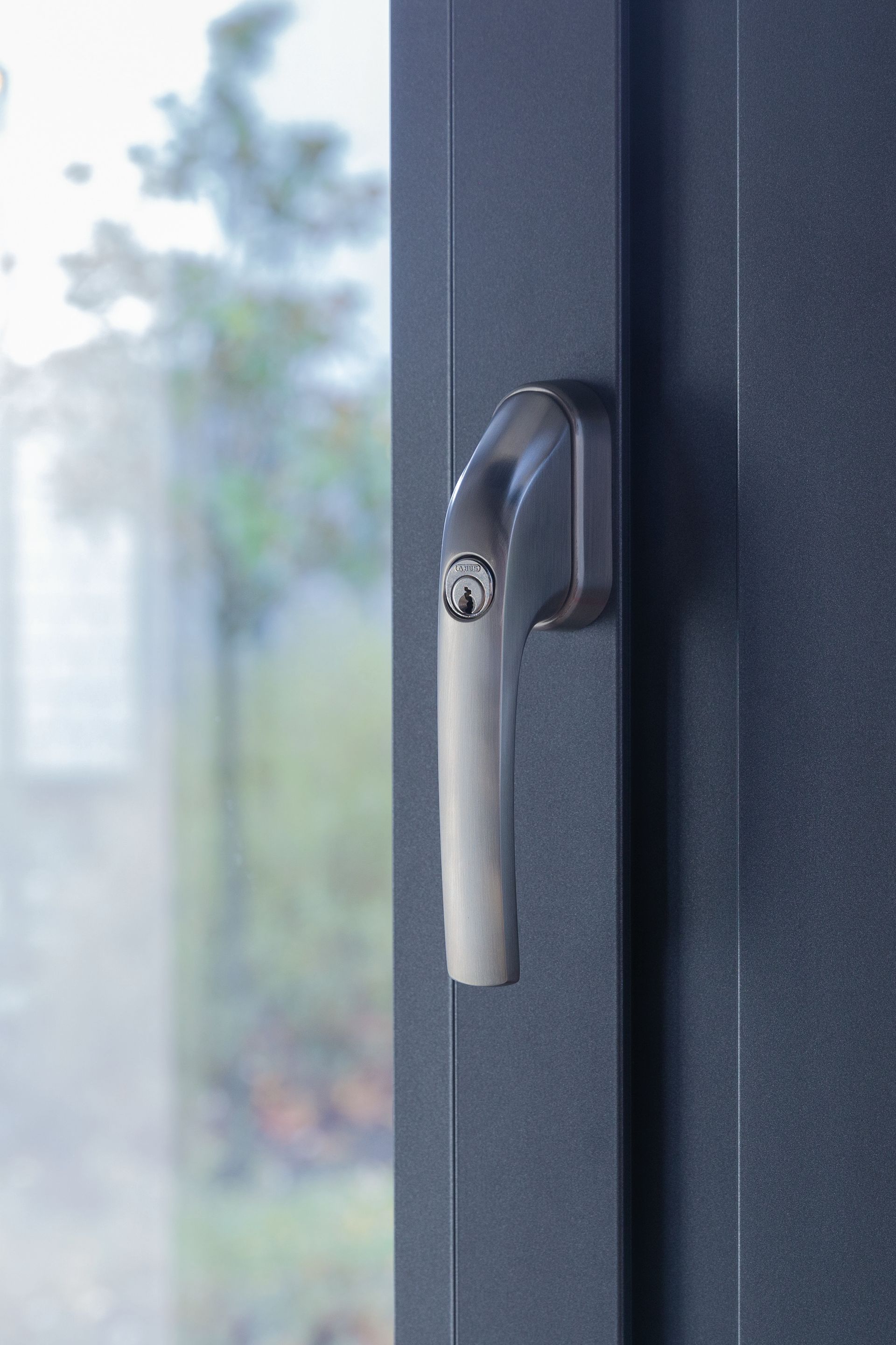 Installation von Sicherheitsfenstern durch Schlegel Sicherheitstechnik in Bremen.