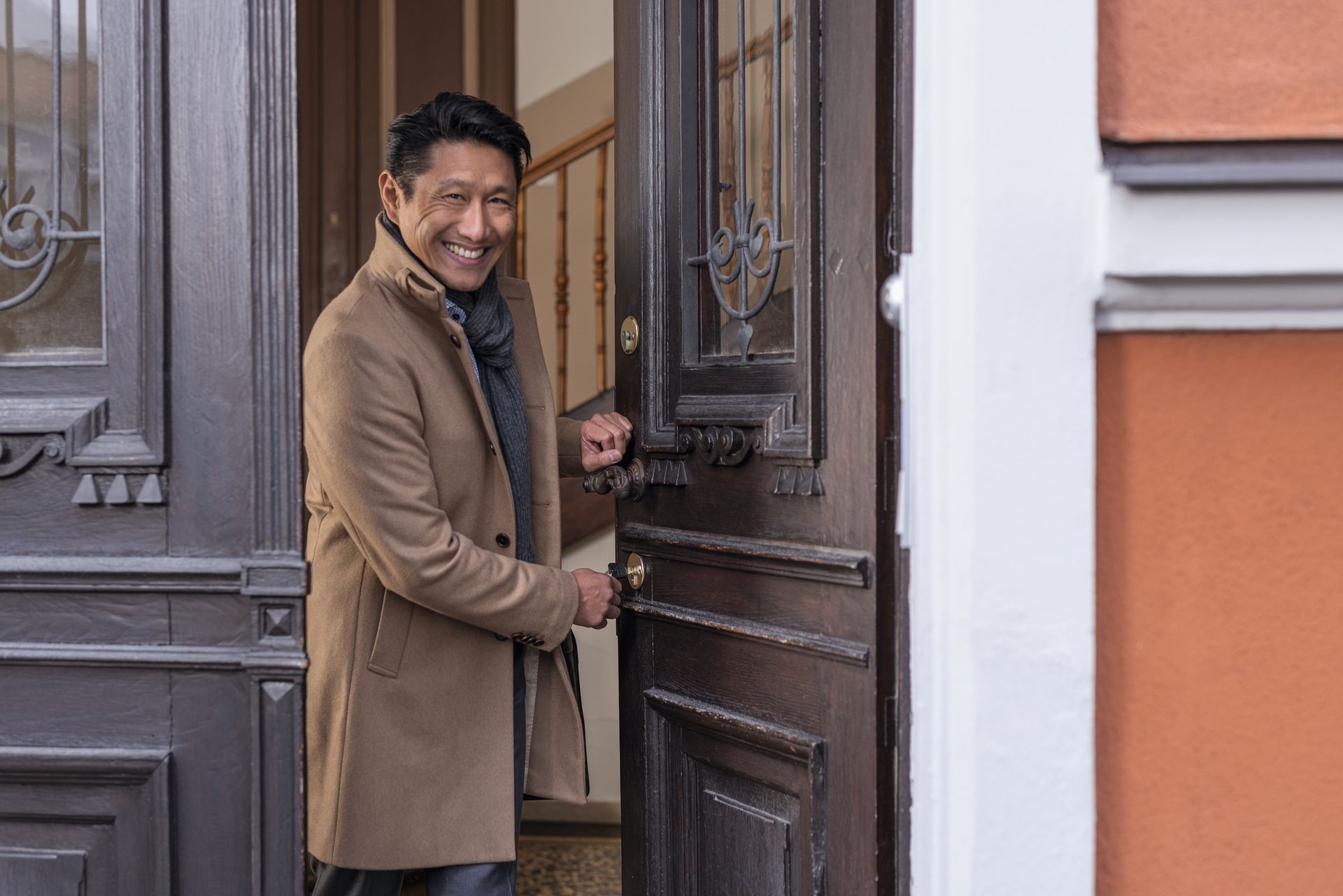 Einbruchhemmende Haustür mit Sicherheitsglas und Türspaltsperre in Bremen.