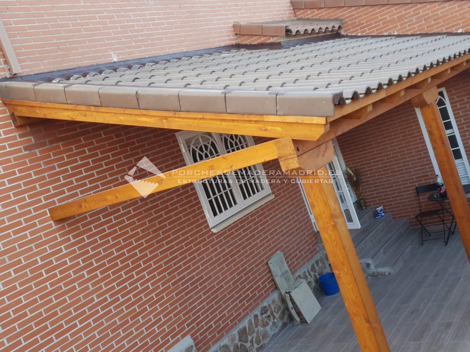 Porches de madera para acristalar en Madrid