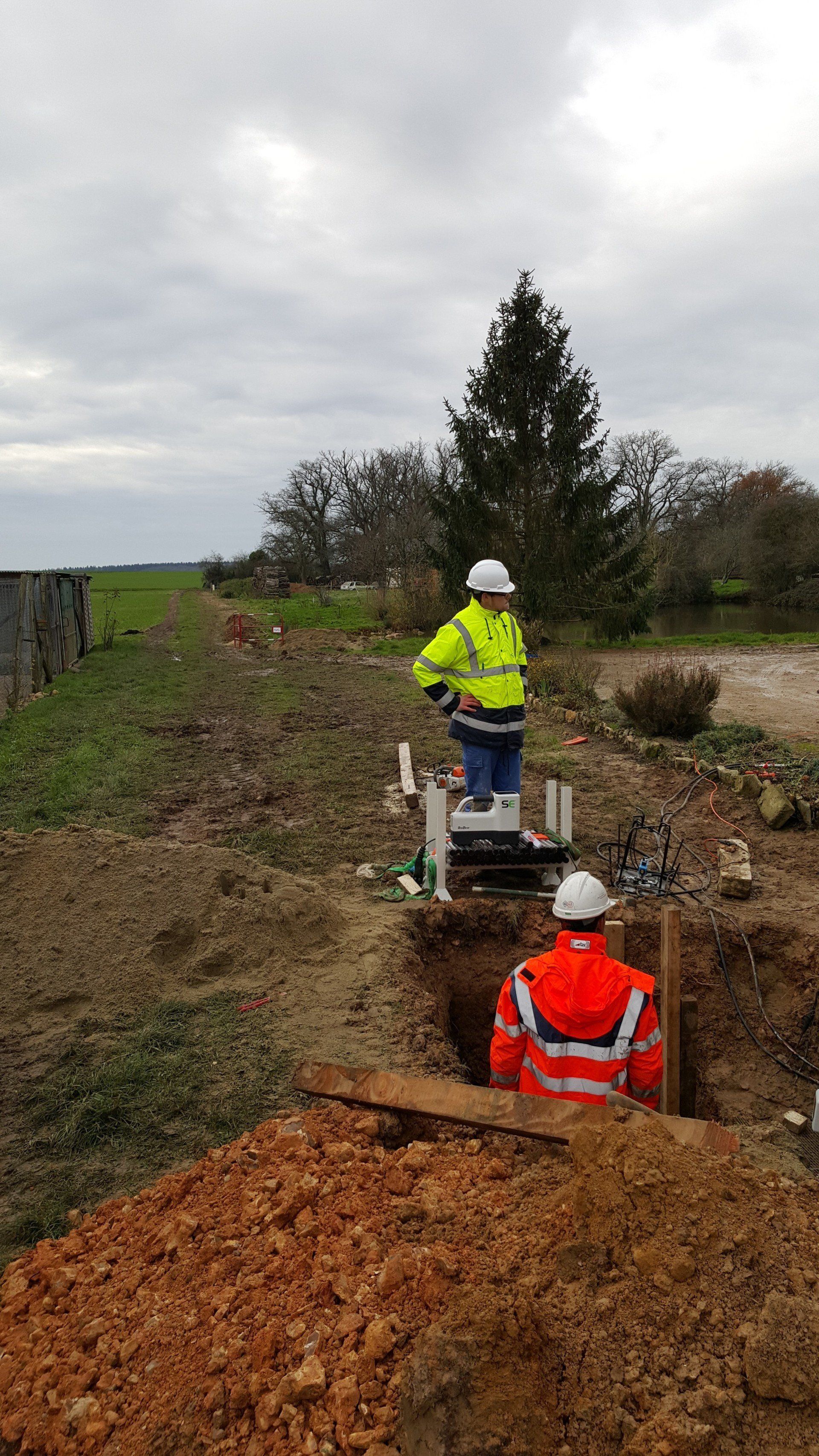 Fonçage horizontal dirigée avec le FONCEUR HORIZONTAL DIRIGÉ COMPACT TERRA-JACK 125