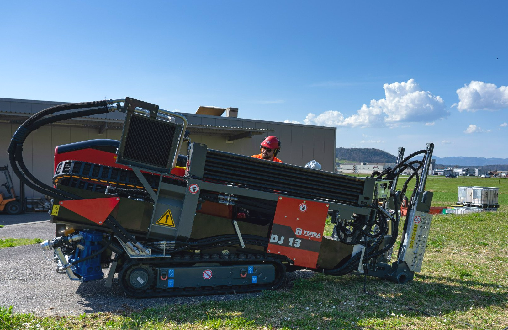 Rampe de forage de la Foreuse Horizontale Dirigée HDD TERRA-JET DJ13