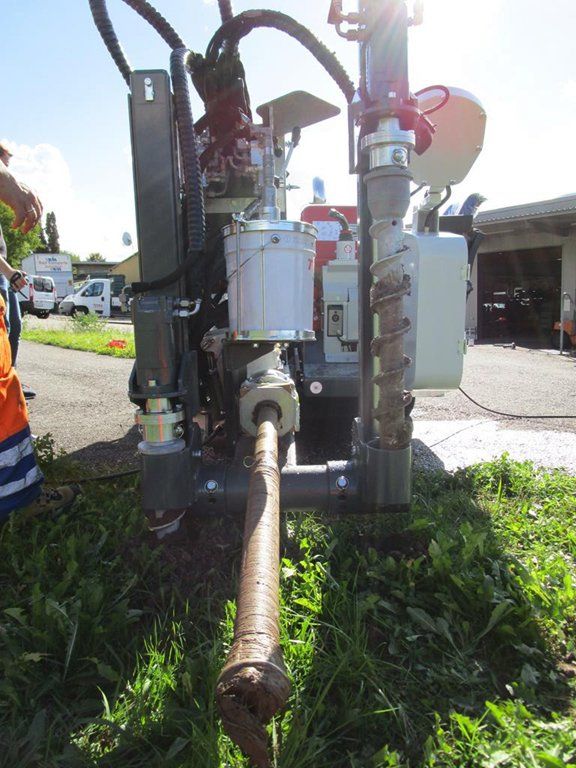 Forage horizontal dirigé HDD avec la Foreuse Horizontale Dirigée HDD TERRA-JET DJ13