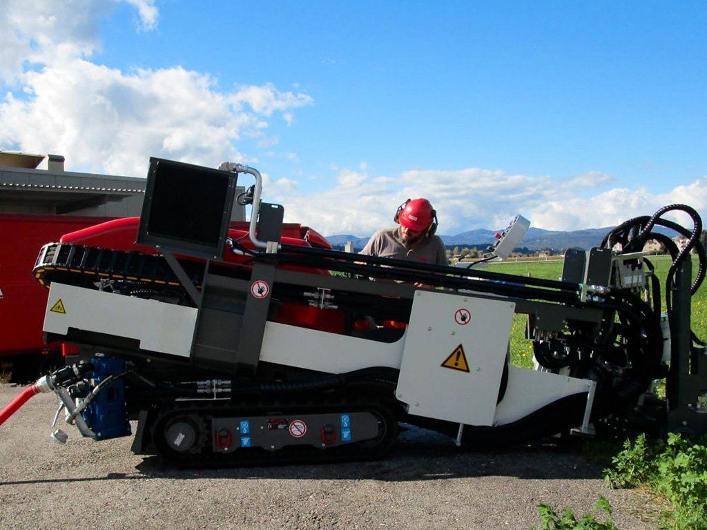 Forage horizontal dirigé HDD avec la Foreuse Horizontale Dirigée HDD TERRA-JET DJ13