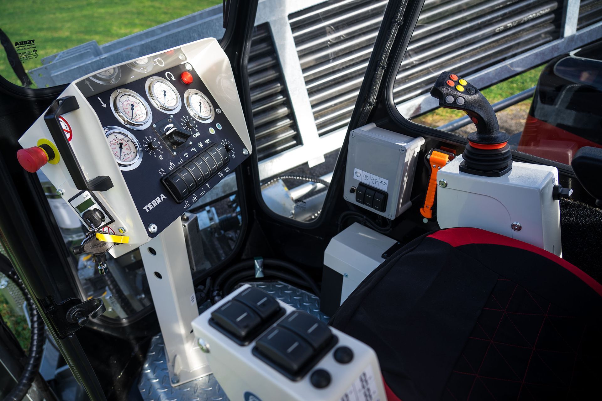 système d’assistance au forage Intelligents Thrust Control, le Curve Mode, Le Drill Speed Control, l’ADBSe et l’AUTO TORK