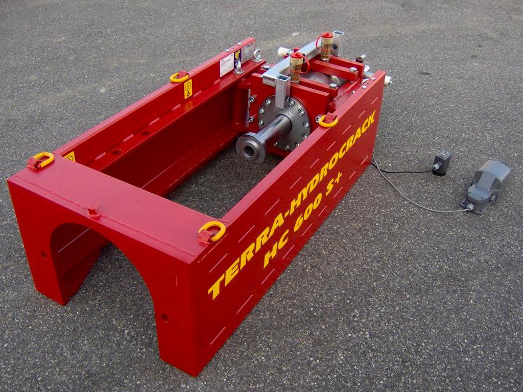 Machine de réhabilitation de canalisations par éclatement ou tubage, Éclateurs à barres TERRA-HYDROCRACK HC 600