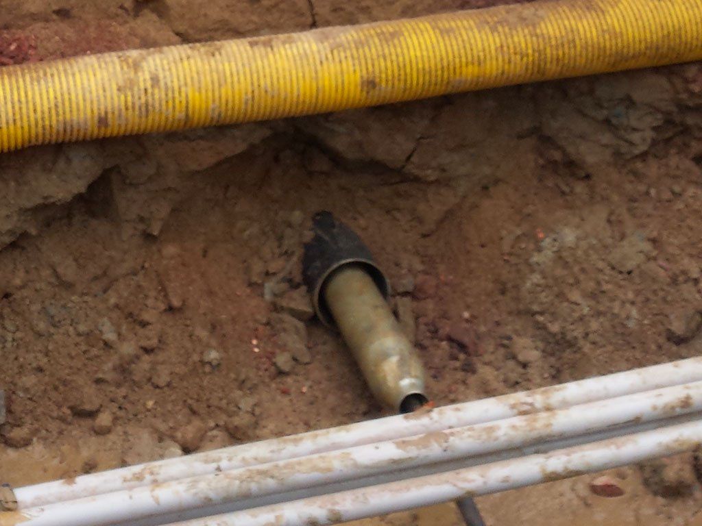 Fonçage à proximité de réseaux sensible (gaz, électricité) avec les fusées localisables TERRA-HAMMER