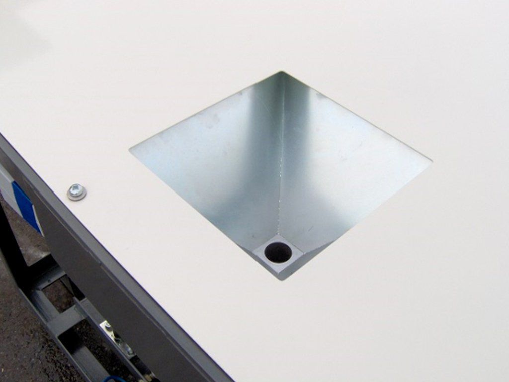 L'arge entonnoir de laStation de pompage et de mélange autonome de boue de forage HDD MJ1400