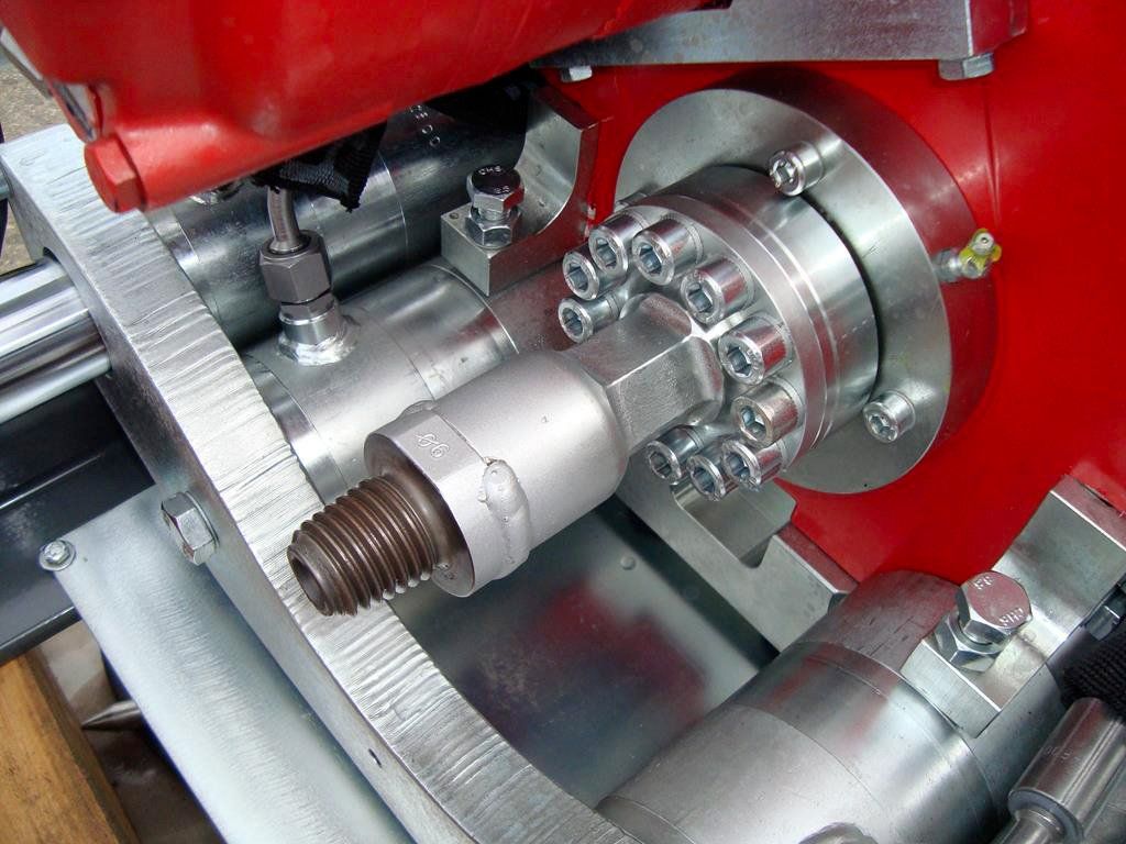 Foreuse Horizontale Dirigée HDD de fond de fouille MINI-JET MJ1600 LV équipée d'un subsaver