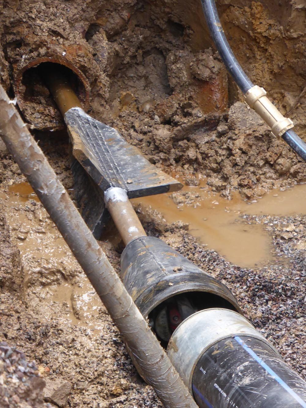 Machine de réhabilitation de canalisations par éclatement ou tubage, outils d'éclatement TERRA - AQUAREX