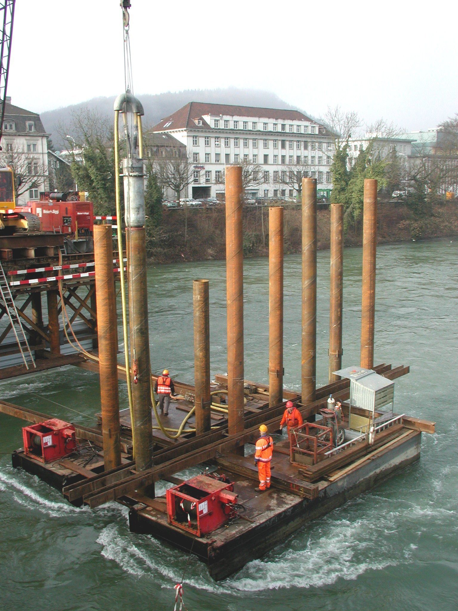 Chantier pousse-tube avec le MARTEAU POUSSE-TUBE TERRA-HAMMER TR 565