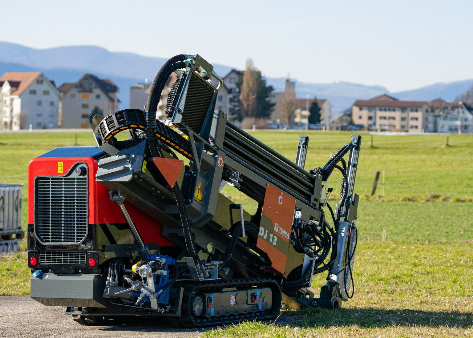 Foreuse Horizontale Dirigée HDD TERRA-JET DJ13 avec pompe haute pression FMC